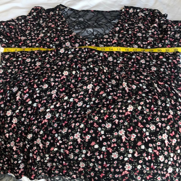 Love & Legend Floral Top - Picture 7 of 11